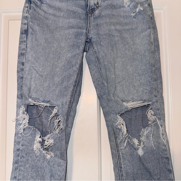 American Eagle Light Wash super high rise ankle straight distressed jeans 0P - Picture 7 of 16